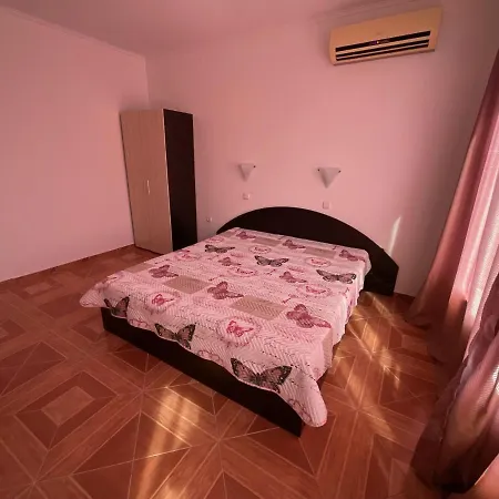 Saint Elena Apartmán *